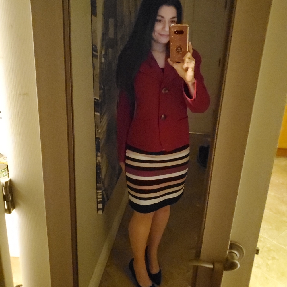 Skirt suit